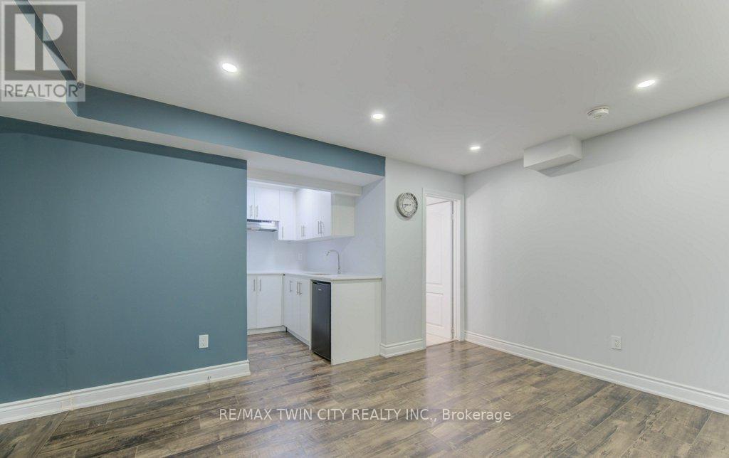 231 Grovehill Crescent, Kitchener, Ontario  N2R 0K8 - Photo 29 - X12444061