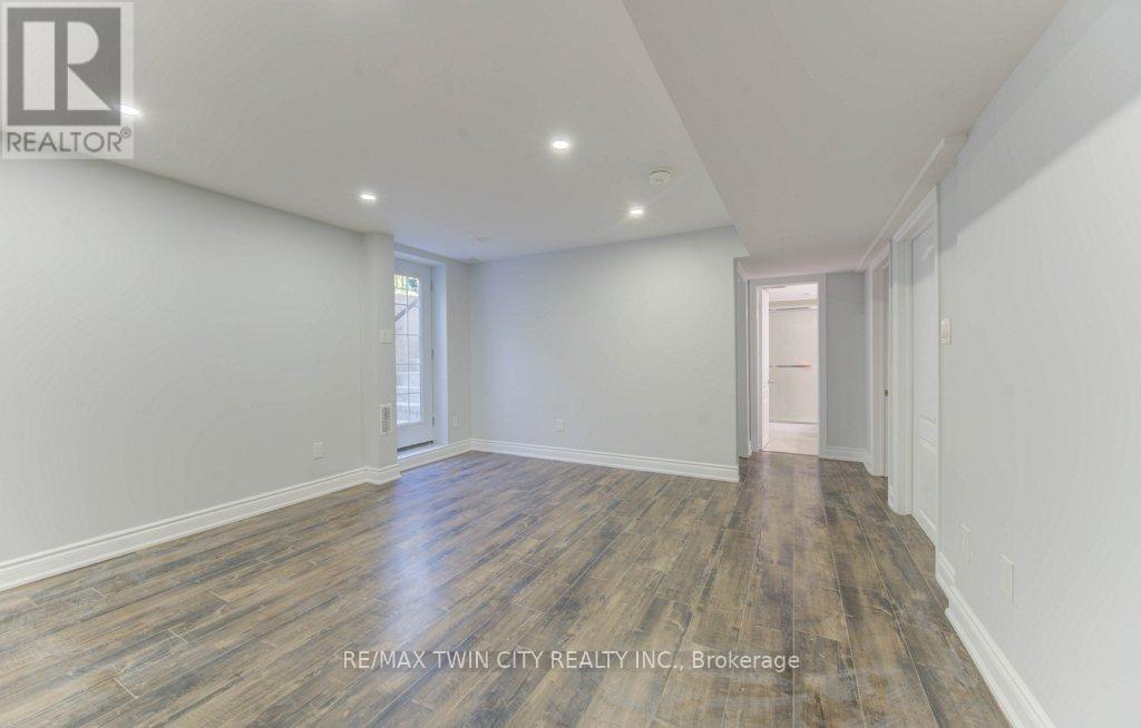 231 Grovehill Crescent, Kitchener, Ontario  N2R 0K8 - Photo 37 - X12444061