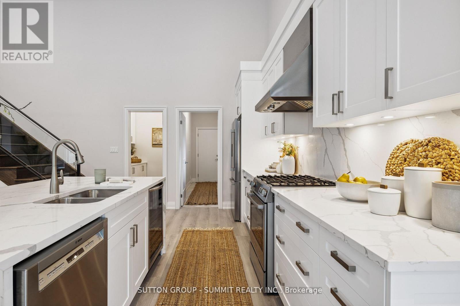 85 Goldie Court, Blue Mountains, Ontario  N0H 1J0 - Photo 14 - X12444087