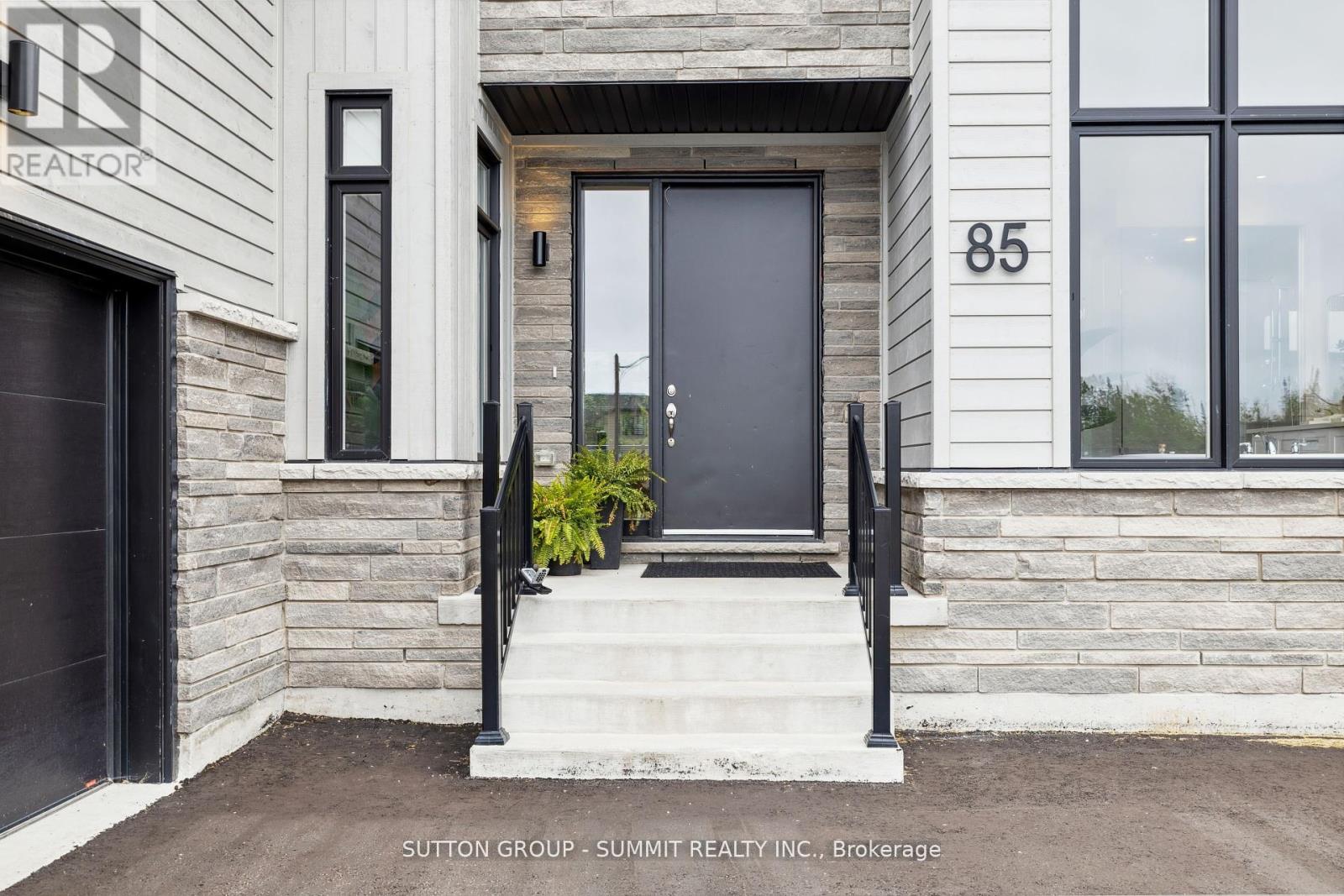 85 Goldie Court, Blue Mountains, Ontario  N0H 1J0 - Photo 2 - X12444087