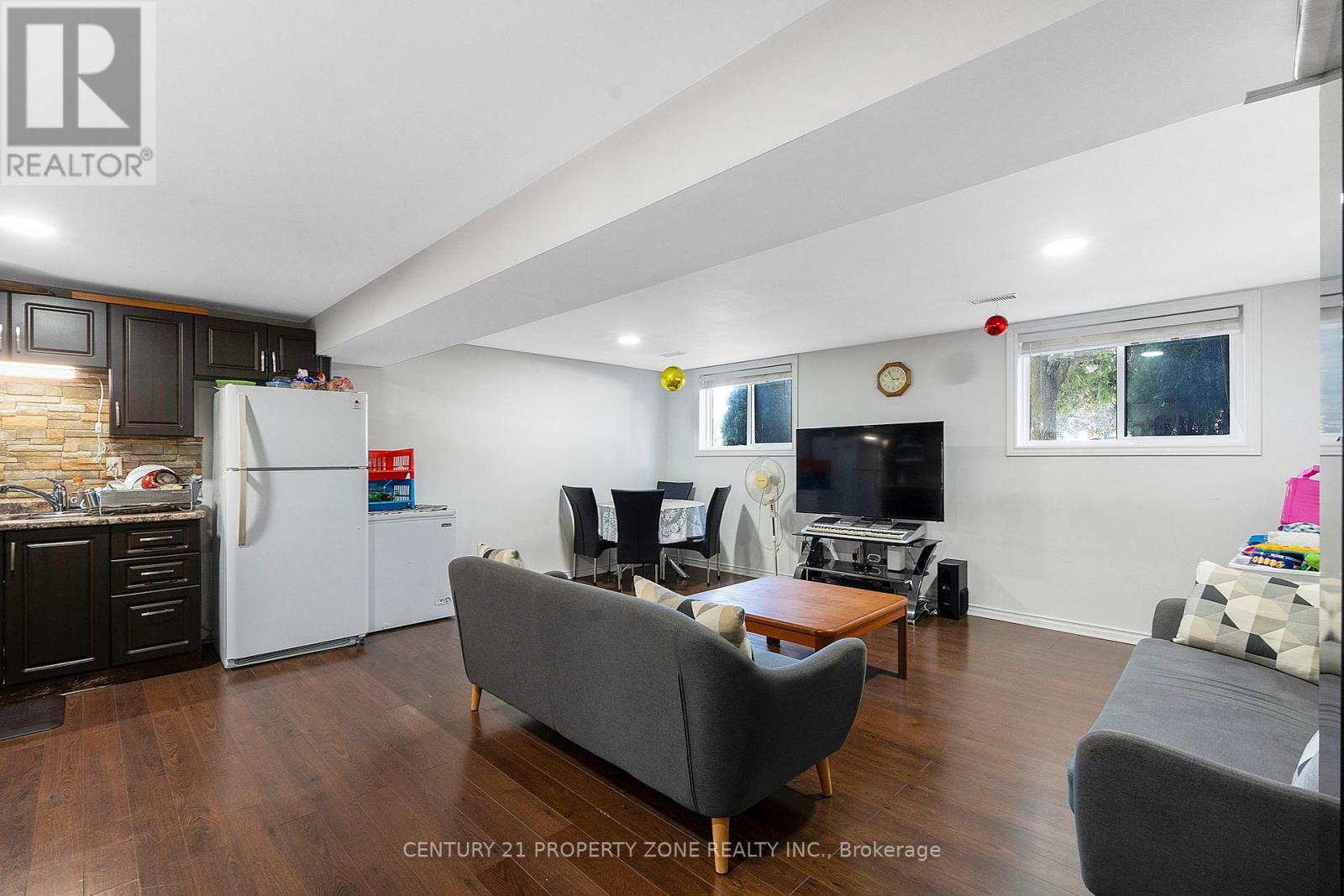 39 Southview Crescent, Cambridge, Ontario  N1P 1A3 - Photo 18 - X12444098