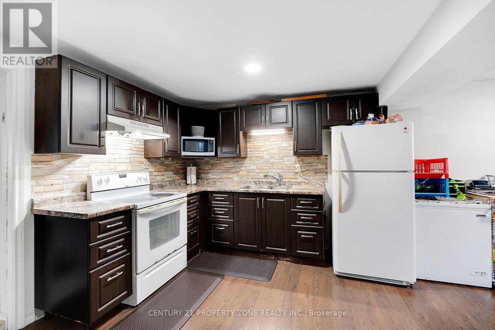 39 Southview Crescent, Cambridge, Ontario  N1P 1A3 - Photo 19 - X12444098