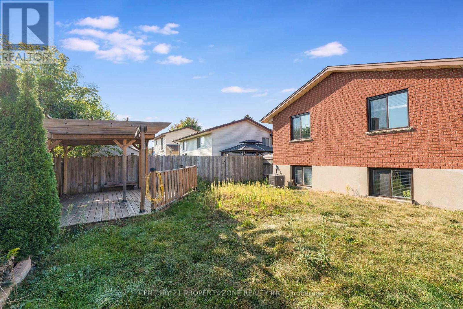 39 Southview Crescent, Cambridge, Ontario  N1P 1A3 - Photo 26 - X12444098