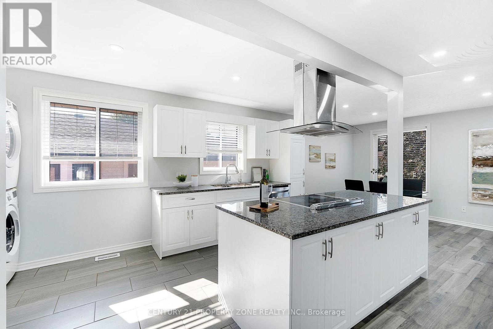 39 Southview Crescent, Cambridge, Ontario  N1P 1A3 - Photo 8 - X12444098