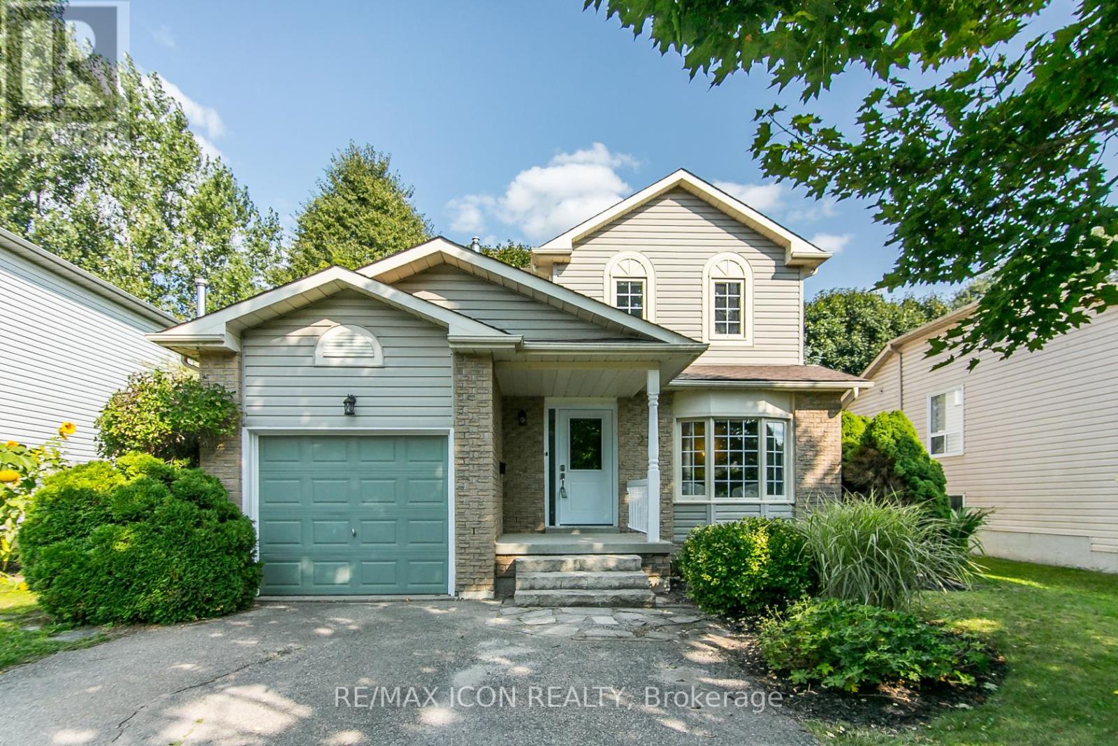 210 Philip Court, Centre Wellington (Fergus), Ontario  N1M 3M9 - Photo 1 - X12444122