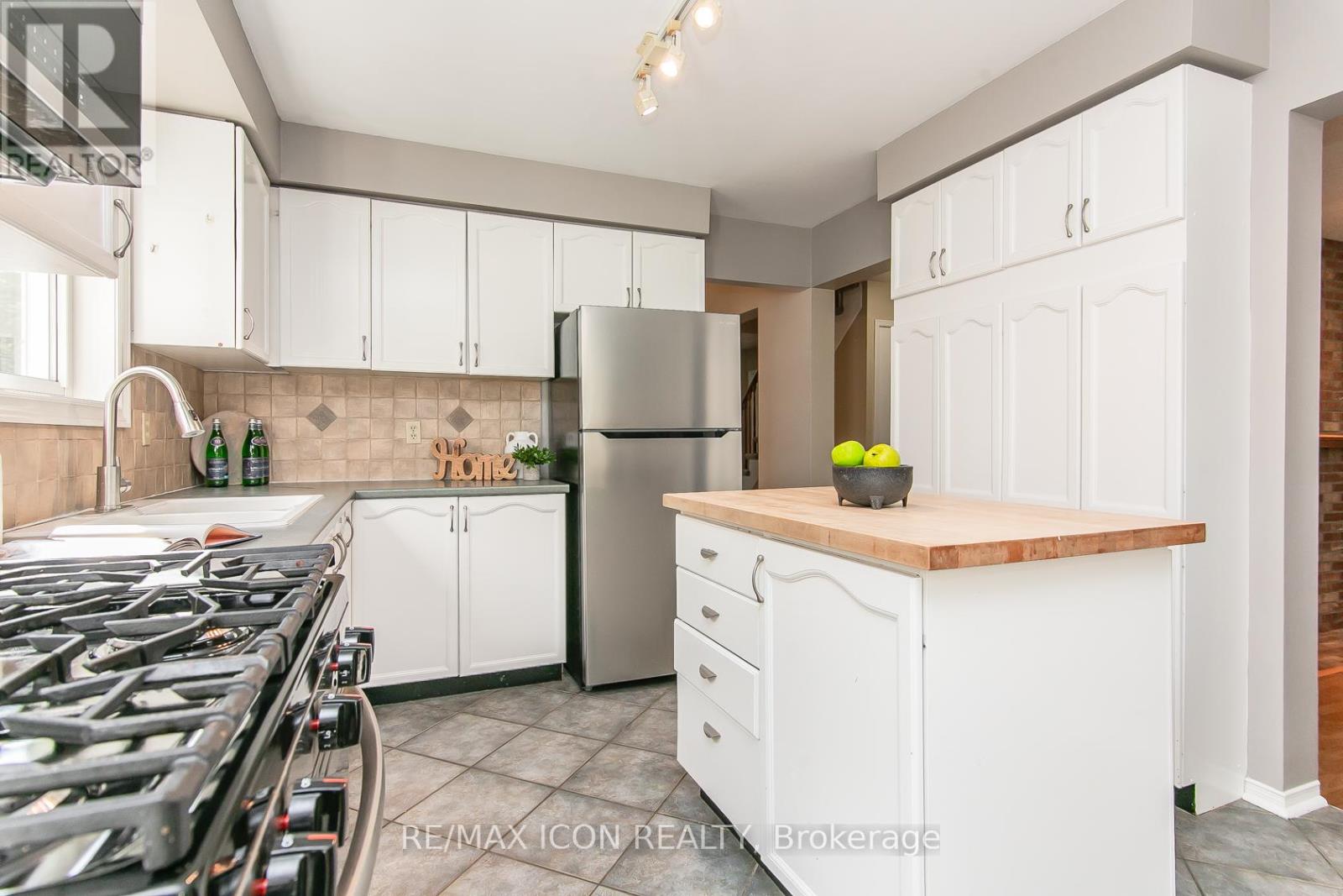 210 Philip Court, Centre Wellington (Fergus), Ontario  N1M 3M9 - Photo 11 - X12444122