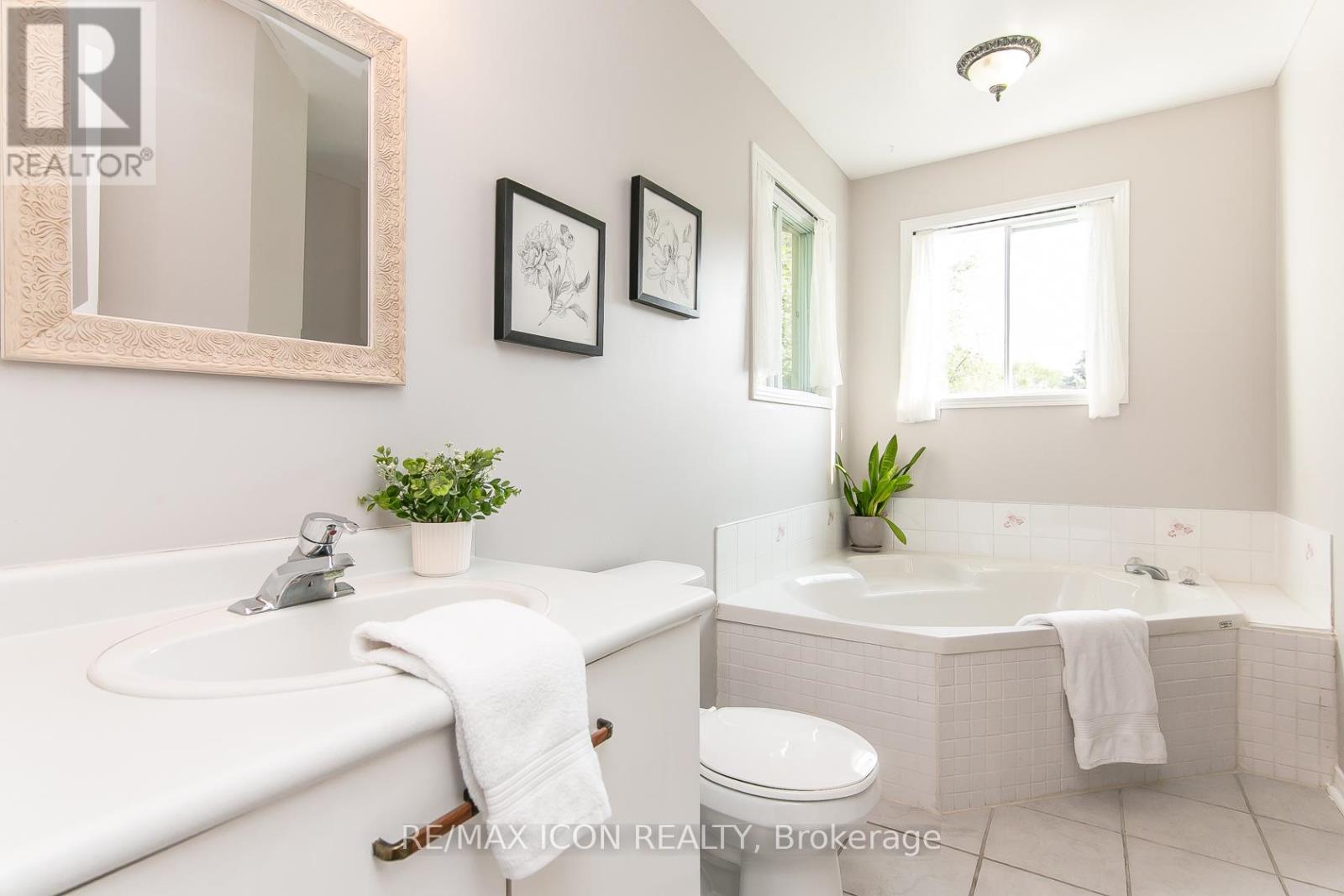210 Philip Court, Centre Wellington (Fergus), Ontario  N1M 3M9 - Photo 25 - X12444122