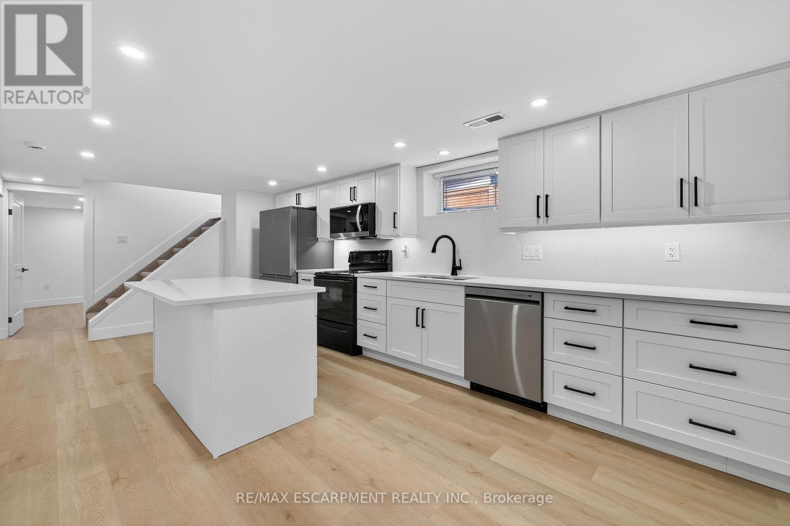 2 - 75 Britten Close, Hamilton, Ontario  L9C 4K1 - Photo 10 - X12444134