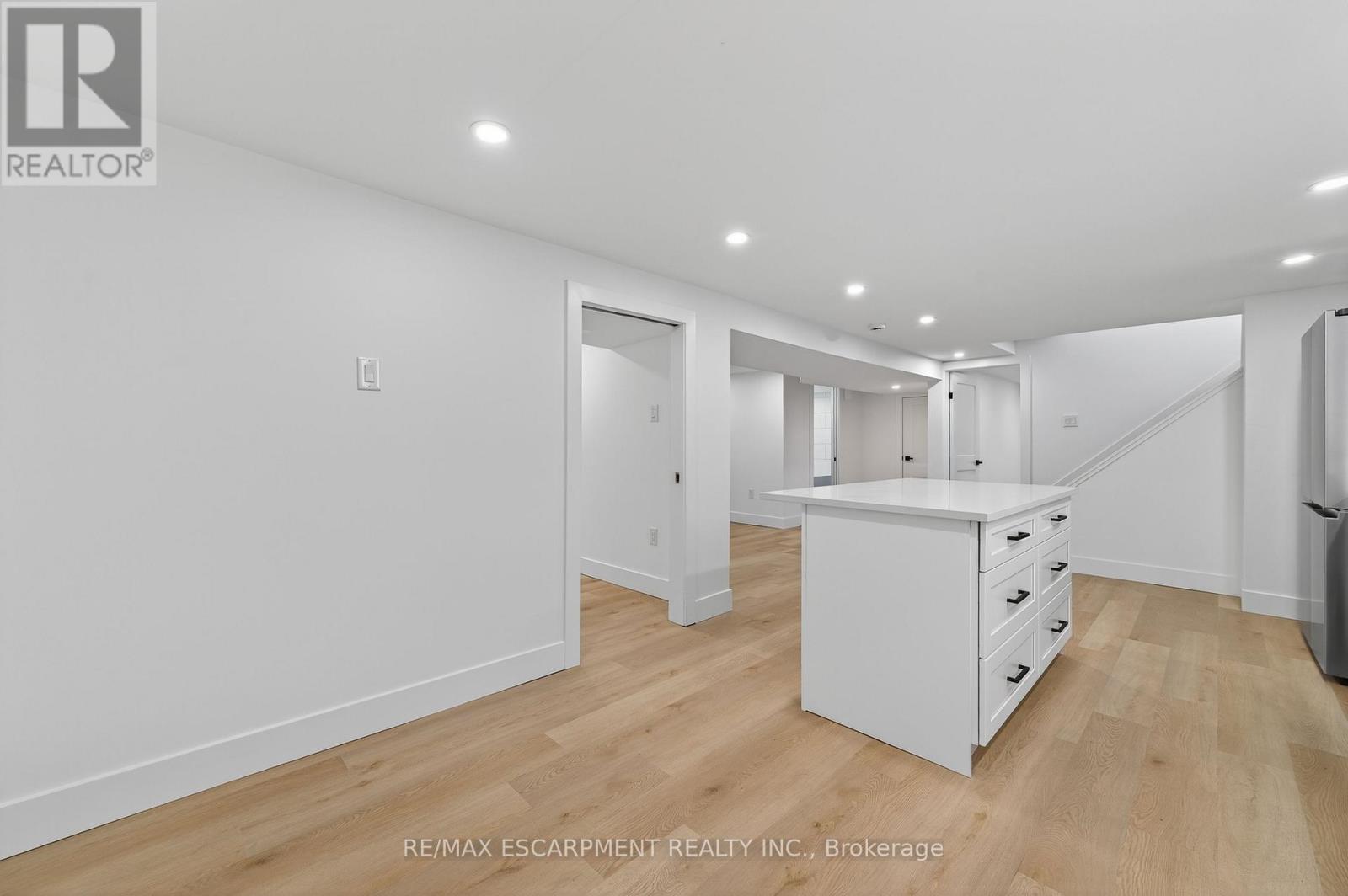 2 - 75 Britten Close, Hamilton, Ontario  L9C 4K1 - Photo 11 - X12444134