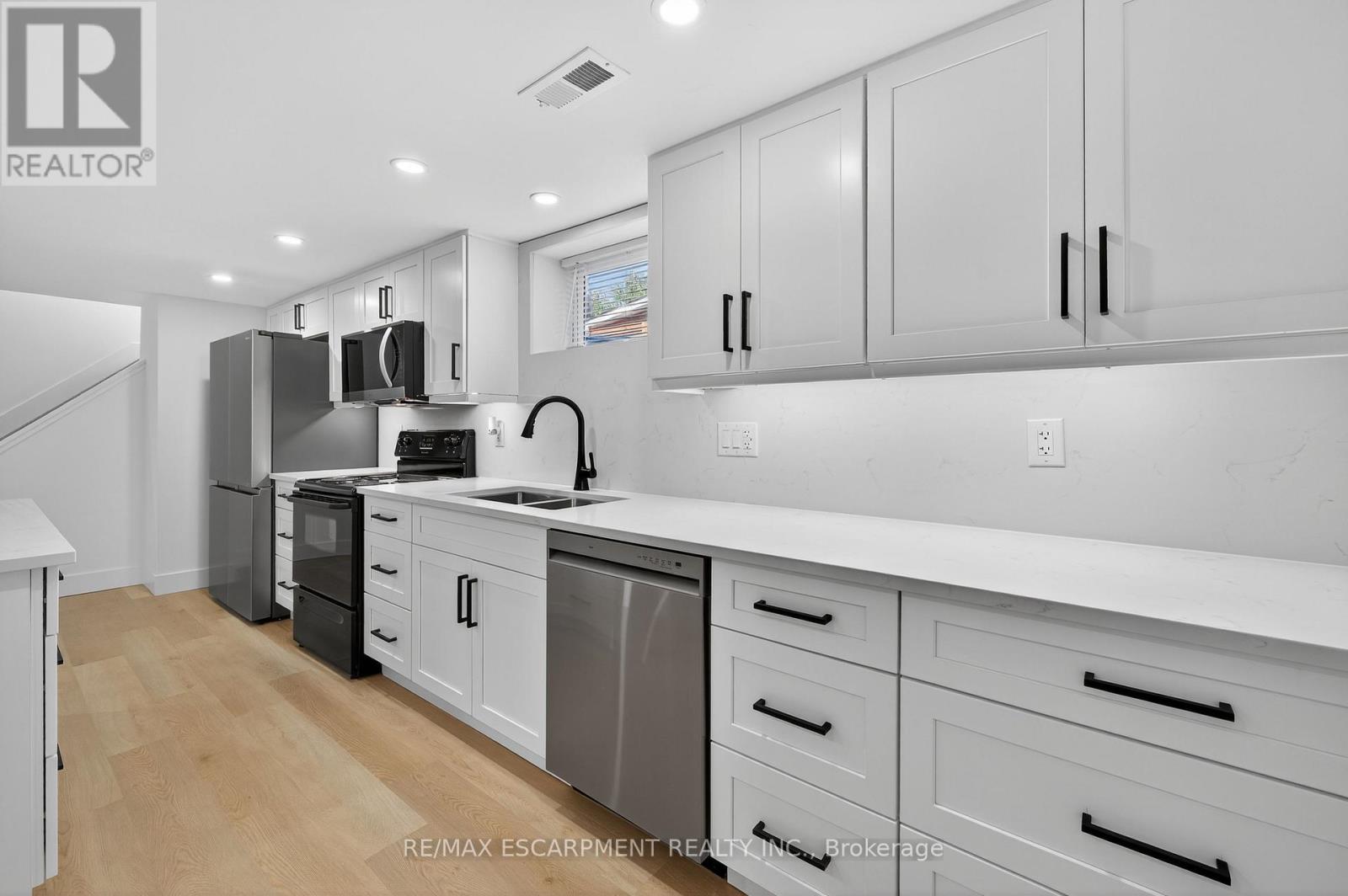 2 - 75 Britten Close, Hamilton, Ontario  L9C 4K1 - Photo 13 - X12444134