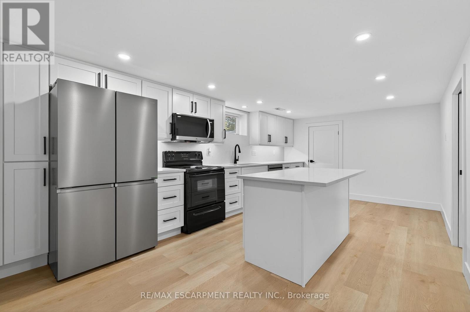 2 - 75 Britten Close, Hamilton, Ontario  L9C 4K1 - Photo 8 - X12444134