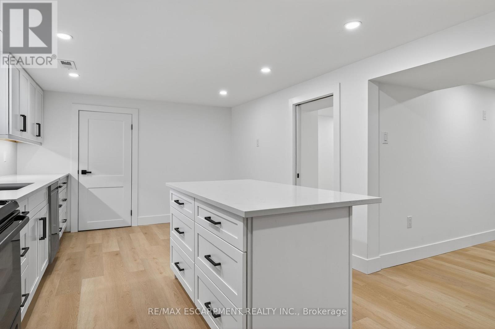 2 - 75 Britten Close, Hamilton, Ontario  L9C 4K1 - Photo 9 - X12444134