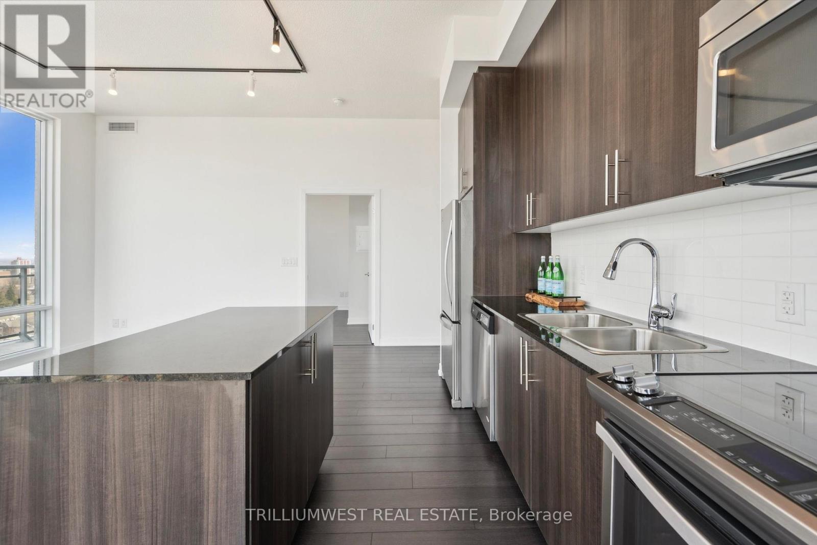 1702 - 85 Duke Street W, Kitchener, Ontario  N2H 0B7 - Photo 12 - X12444137