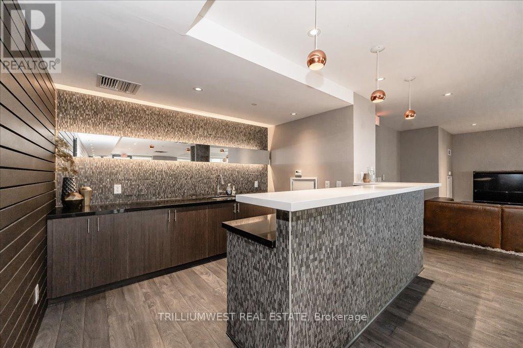 1702 - 85 Duke Street W, Kitchener, Ontario  N2H 0B7 - Photo 37 - X12444137