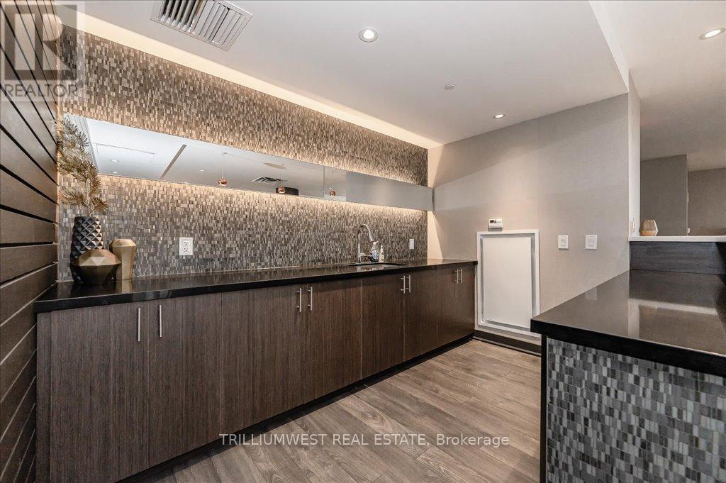 1702 - 85 Duke Street W, Kitchener, Ontario  N2H 0B7 - Photo 38 - X12444137