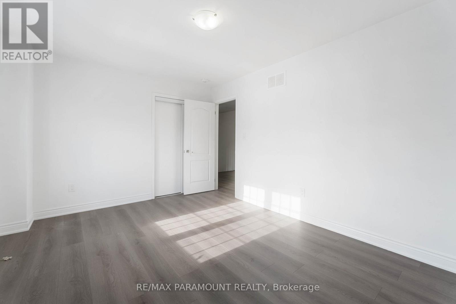 20 Vaughn Drive, Thorold (Hurricane/merrittville), Ontario  L3B 0G8 - Photo 15 - X12444138