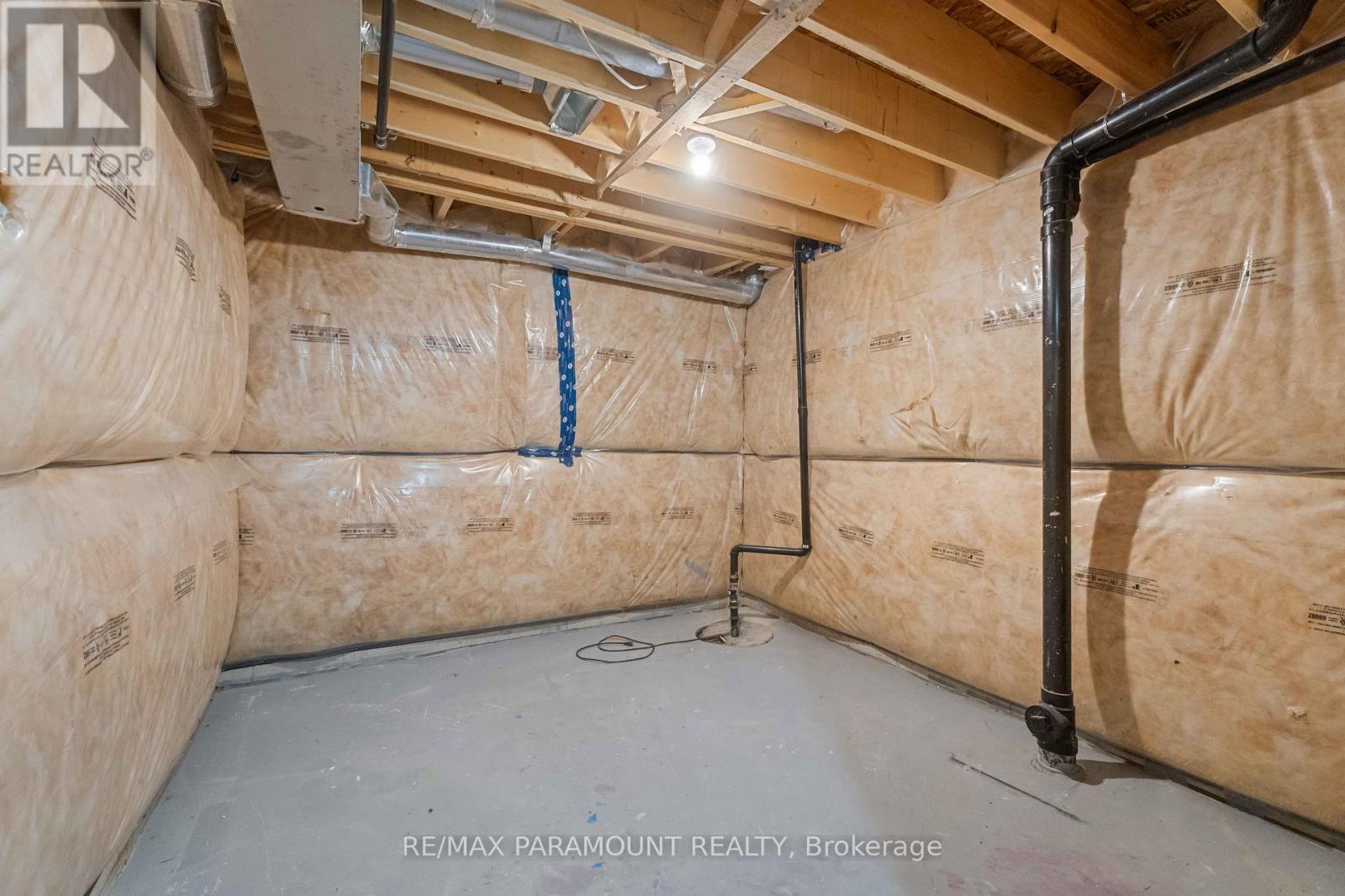 20 Vaughn Drive, Thorold (Hurricane/merrittville), Ontario  L3B 0G8 - Photo 31 - X12444138