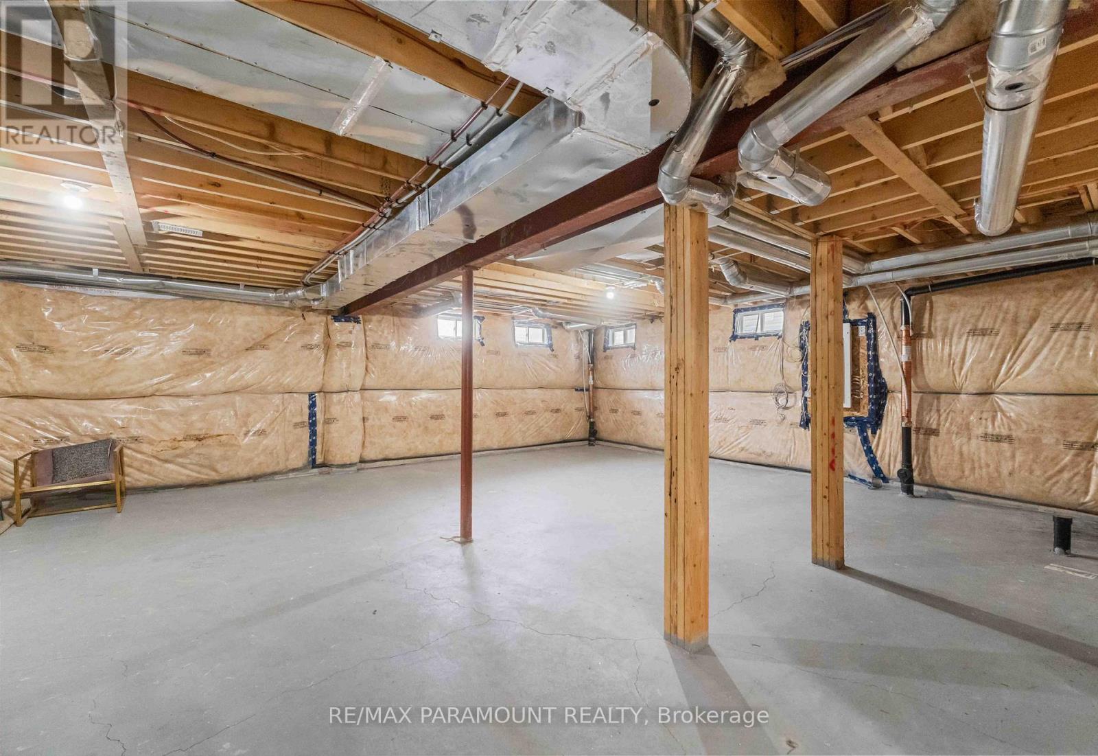 20 Vaughn Drive, Thorold (Hurricane/merrittville), Ontario  L3B 0G8 - Photo 32 - X12444138