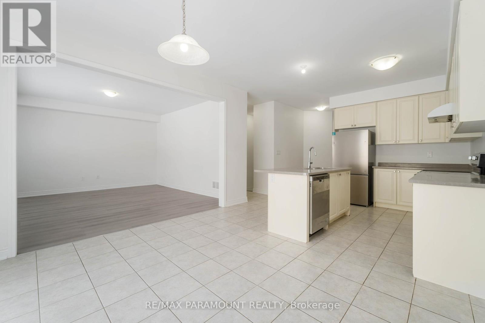 20 Vaughn Drive, Thorold (Hurricane/merrittville), Ontario  L3B 0G8 - Photo 7 - X12444138