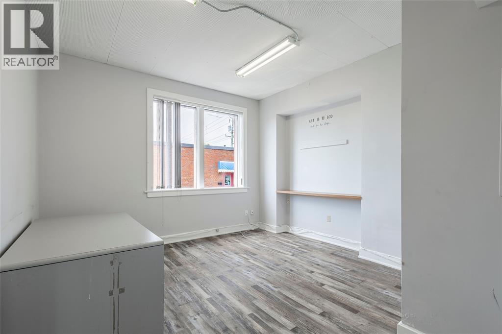 251 Campbell Street Unit# 4, Sarnia, Ontario N7T 2H2 - Photo 10 - 25025239