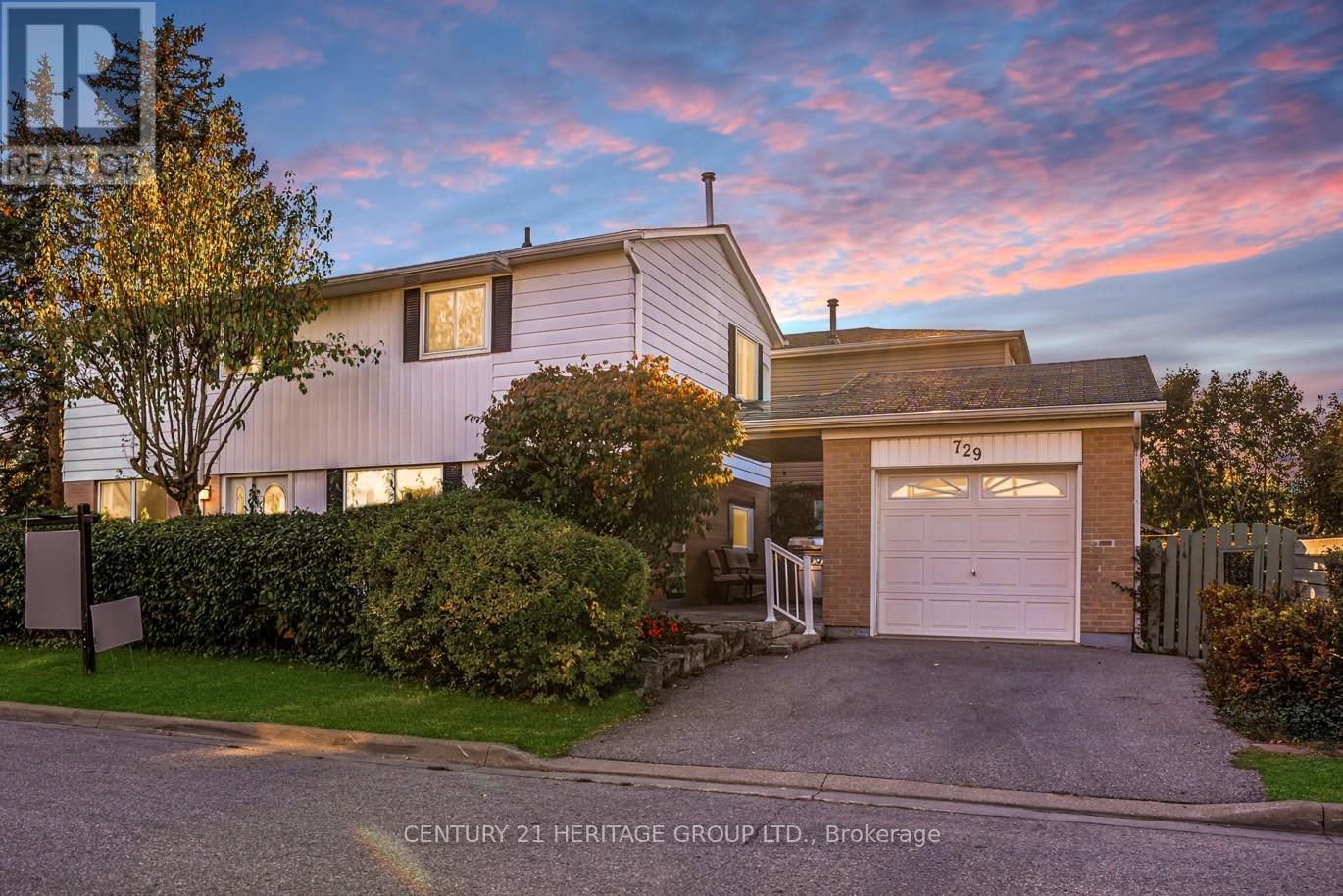 729 Beman Drive, Newmarket (Huron Heights-Leslie Valley), Ontario  L3Y 4Z3 - Photo 1 - N12444078