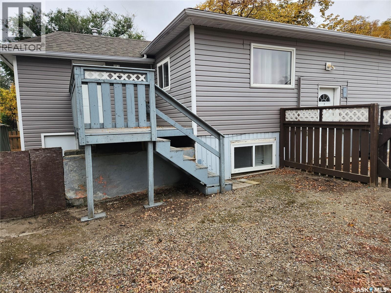 19 10th Avenue Ne, Swift Current, Saskatchewan  S9H 2T1 - Photo 2 - SK019832