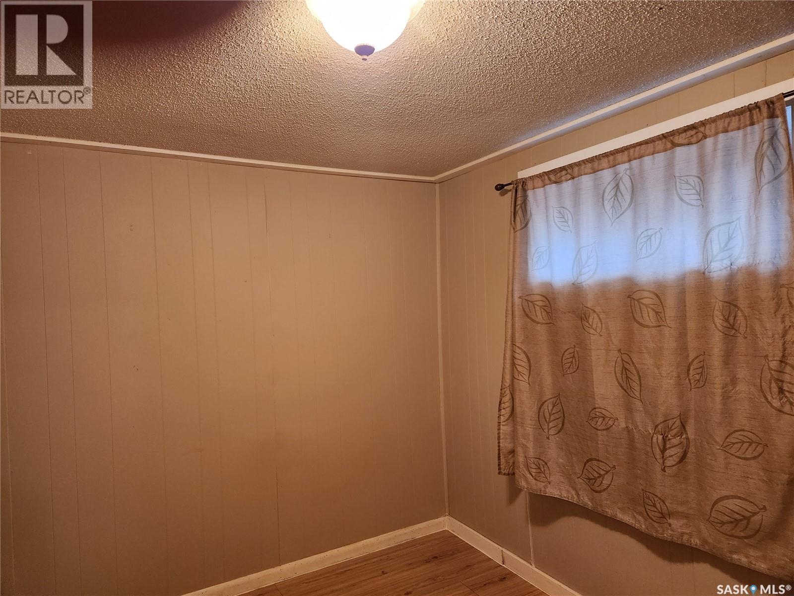 19 10th Avenue Ne, Swift Current, Saskatchewan  S9H 2T1 - Photo 23 - SK019832