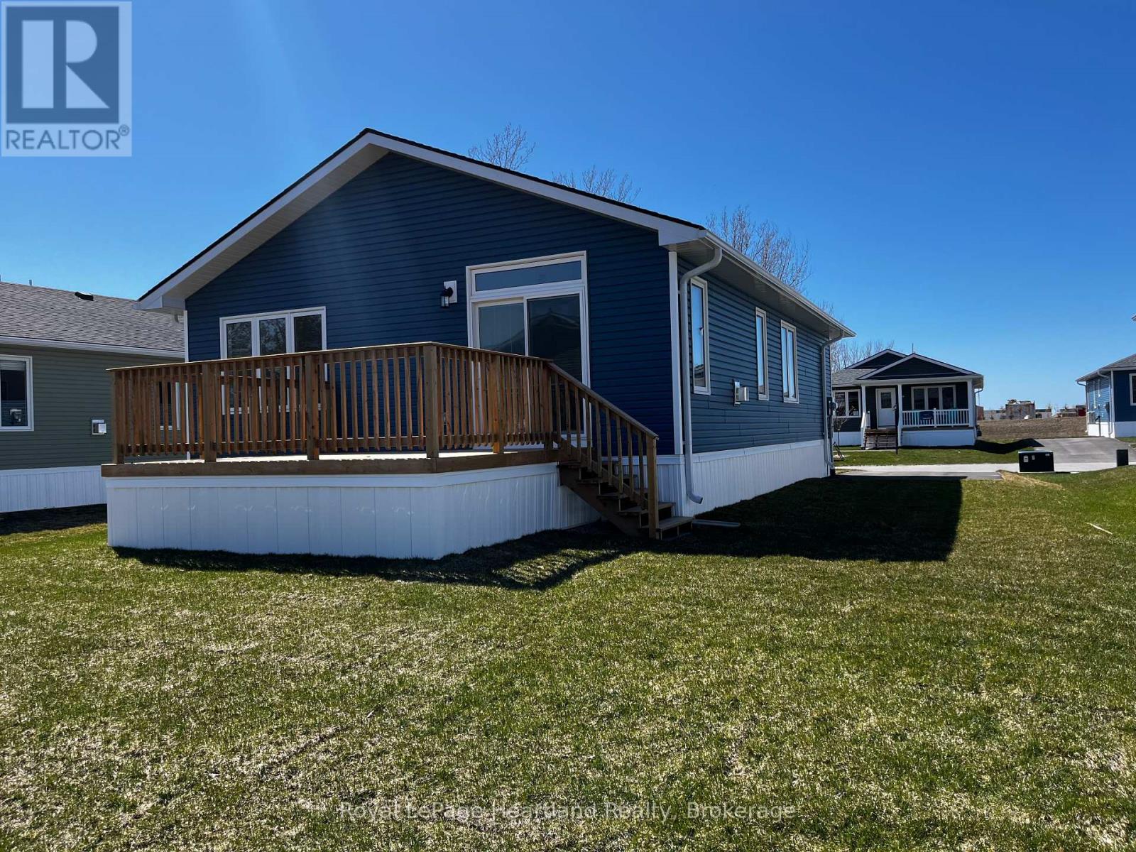 20 Bluffs View Boulevard, Ashfield-Colborne-Wawanosh, Ontario  N7A 0C6 - Photo 17 - X12119559