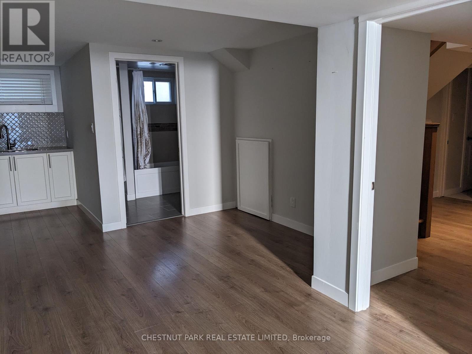 142 Sloane Avenue, Toronto, Ontario  M4A 2B7 - Photo 8 - C12444200