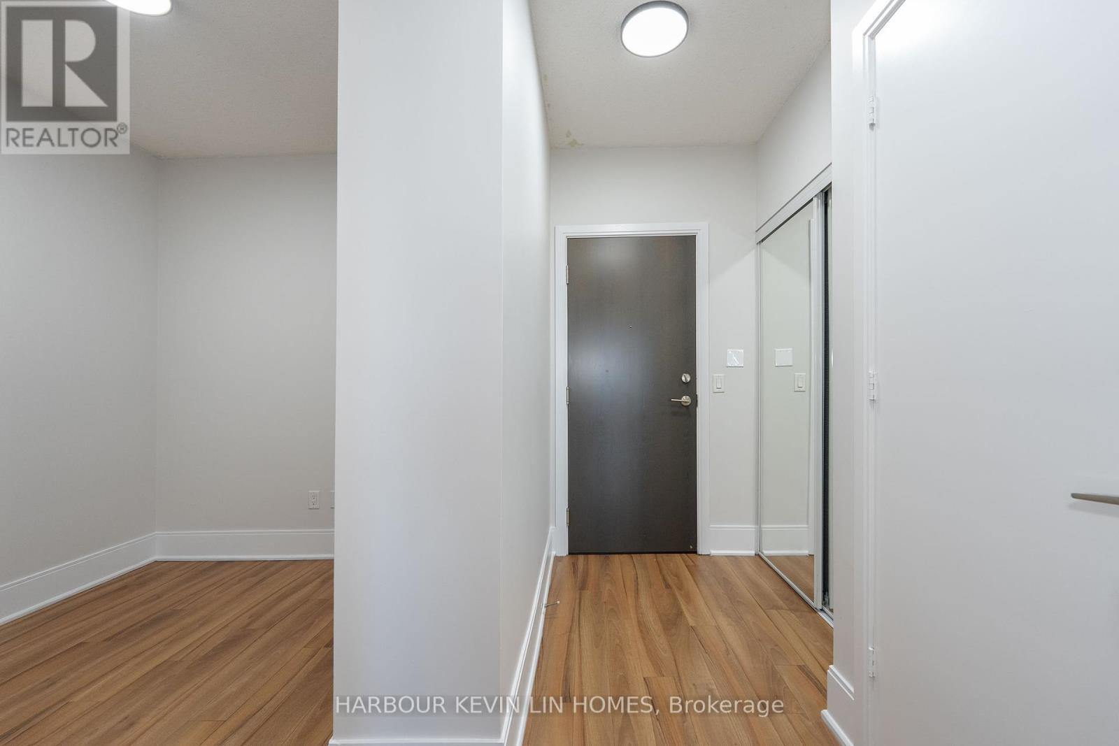 704 - 181 Wynford Drive, Toronto, Ontario  M3C 0C6 - Photo 5 - C12444211