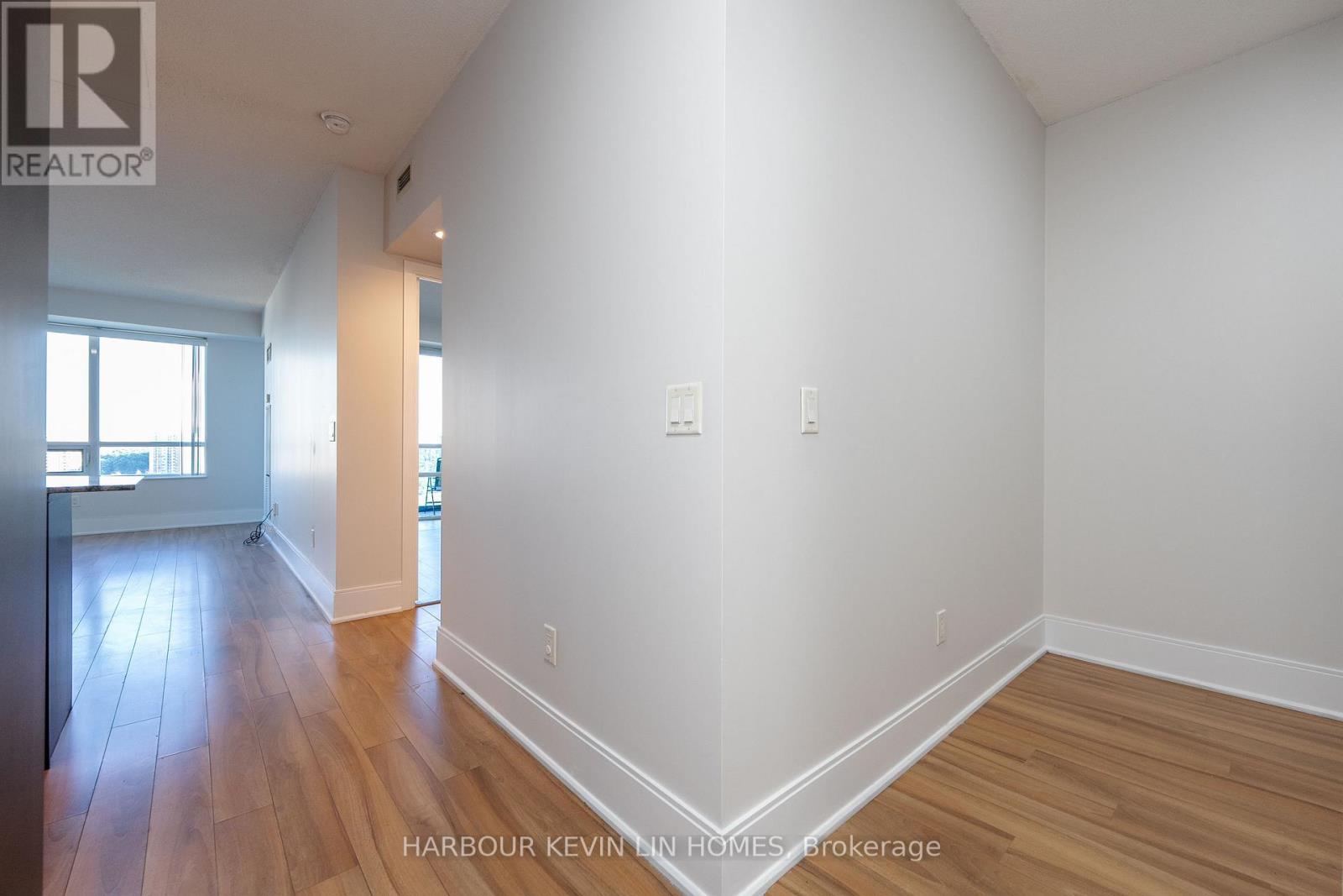704 - 181 Wynford Drive, Toronto, Ontario  M3C 0C6 - Photo 6 - C12444211