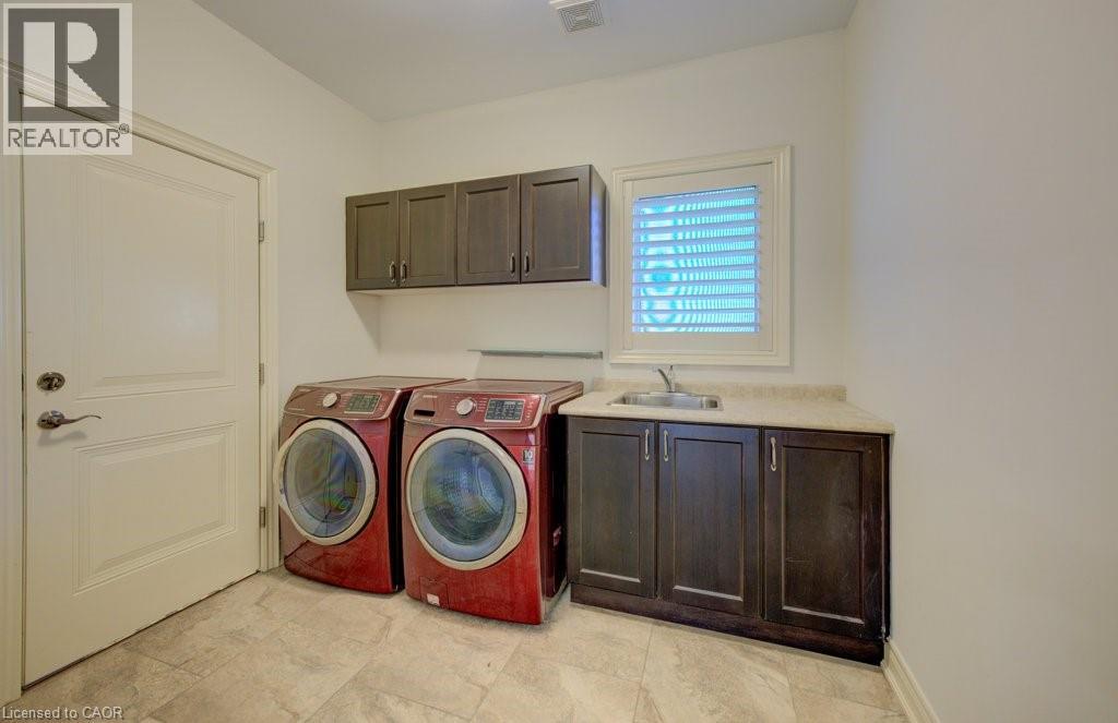 6379 Christopher Crescent, Niagara Falls, Ontario  L2H 0B3 - Photo 22 - 40775231