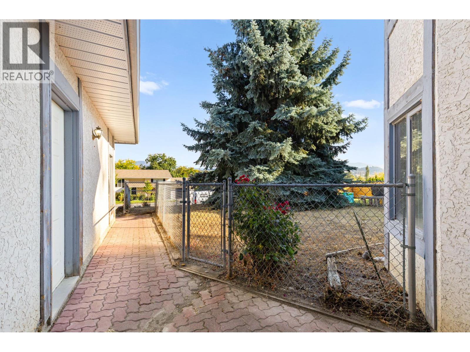 320 Moubray Road, Kelowna, British Columbia  V1V 1R5 - Photo 46 - 10364953
