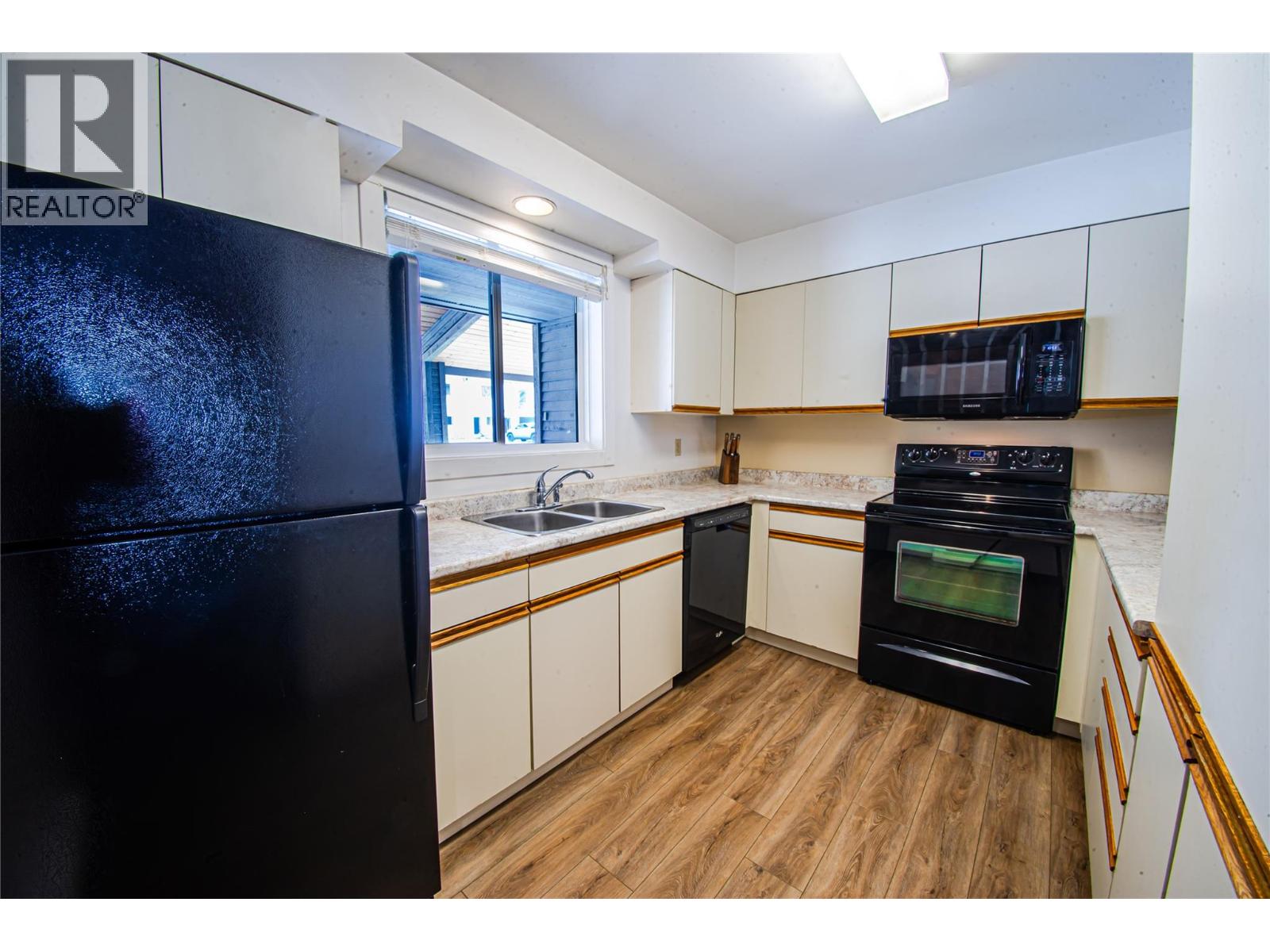 138 Clearview Road, Penticton, British Columbia  V0X 1K0 - Photo 5 - 10364813