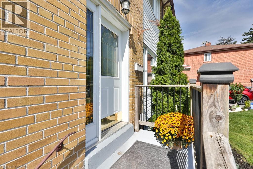 2295 Wiseman Court, Mississauga, Ontario  L5J 1P5 - Photo 4 - 40772491