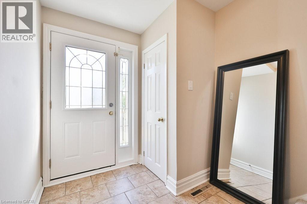 2295 Wiseman Court, Mississauga, Ontario  L5J 1P5 - Photo 5 - 40772491