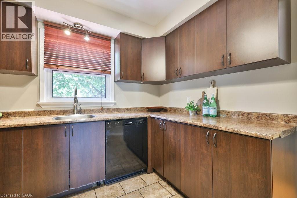 2295 Wiseman Court, Mississauga, Ontario  L5J 1P5 - Photo 8 - 40772491