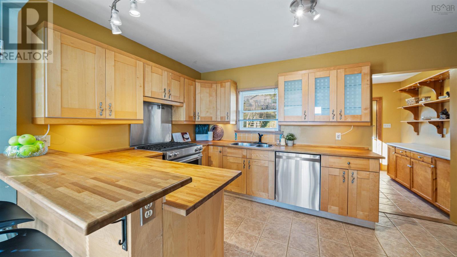 664 Ketch Harbour Road, Portuguese Cove, Nova Scotia  B3V 1K2 - Photo 4 - 202525084