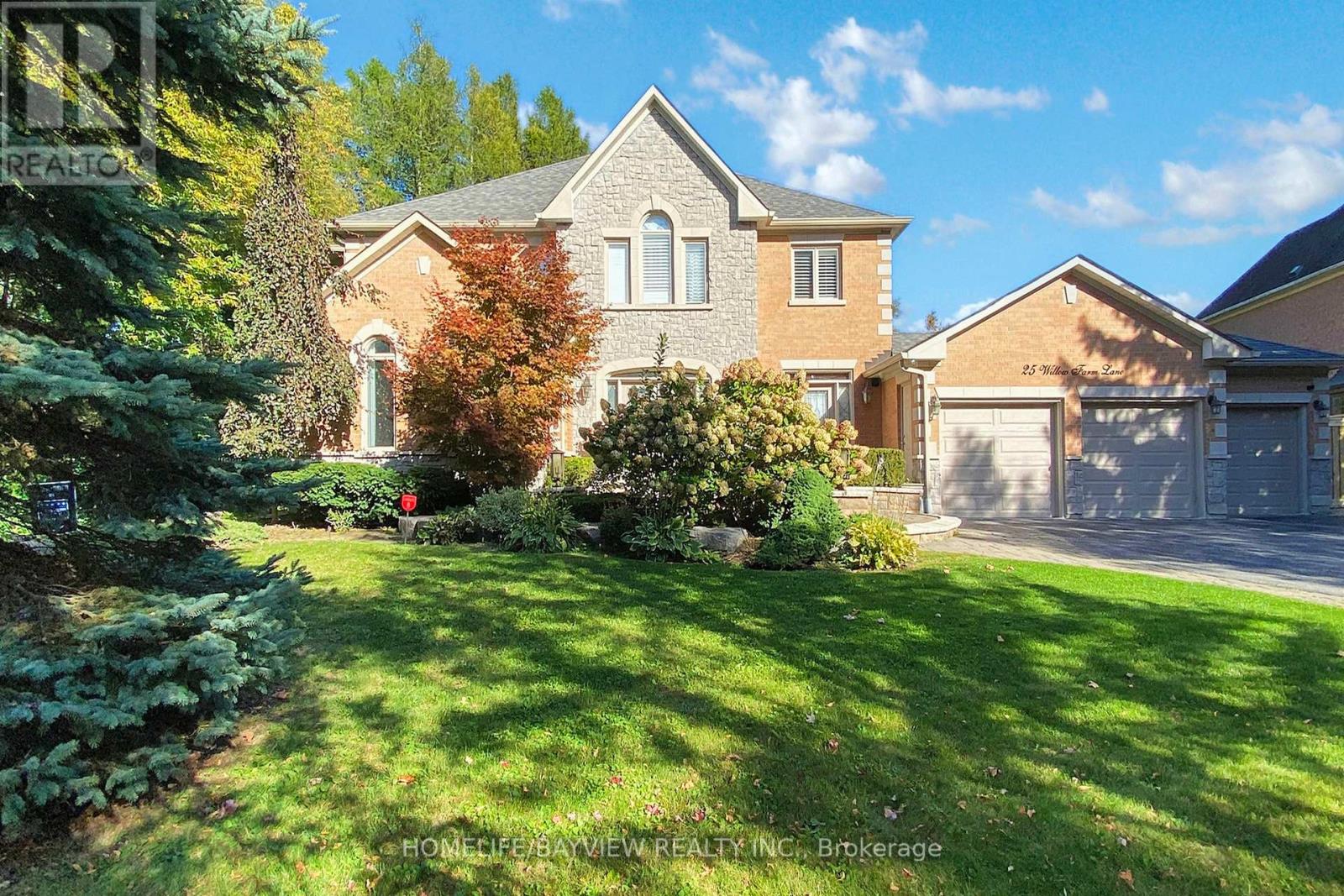 25 Willow Farm Lane, Aurora, Ontario  L4G 6K1 - Photo 2 - N12444185