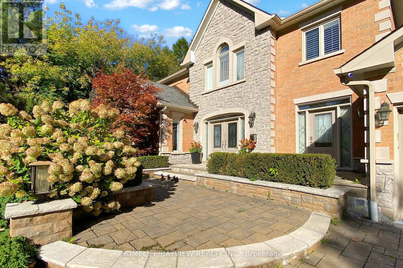 25 Willow Farm Lane, Aurora, Ontario  L4G 6K1 - Photo 4 - N12444185