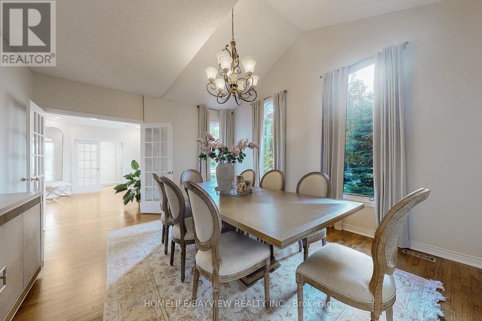 25 Willow Farm Lane, Aurora, Ontario  L4G 6K1 - Photo 9 - N12444185
