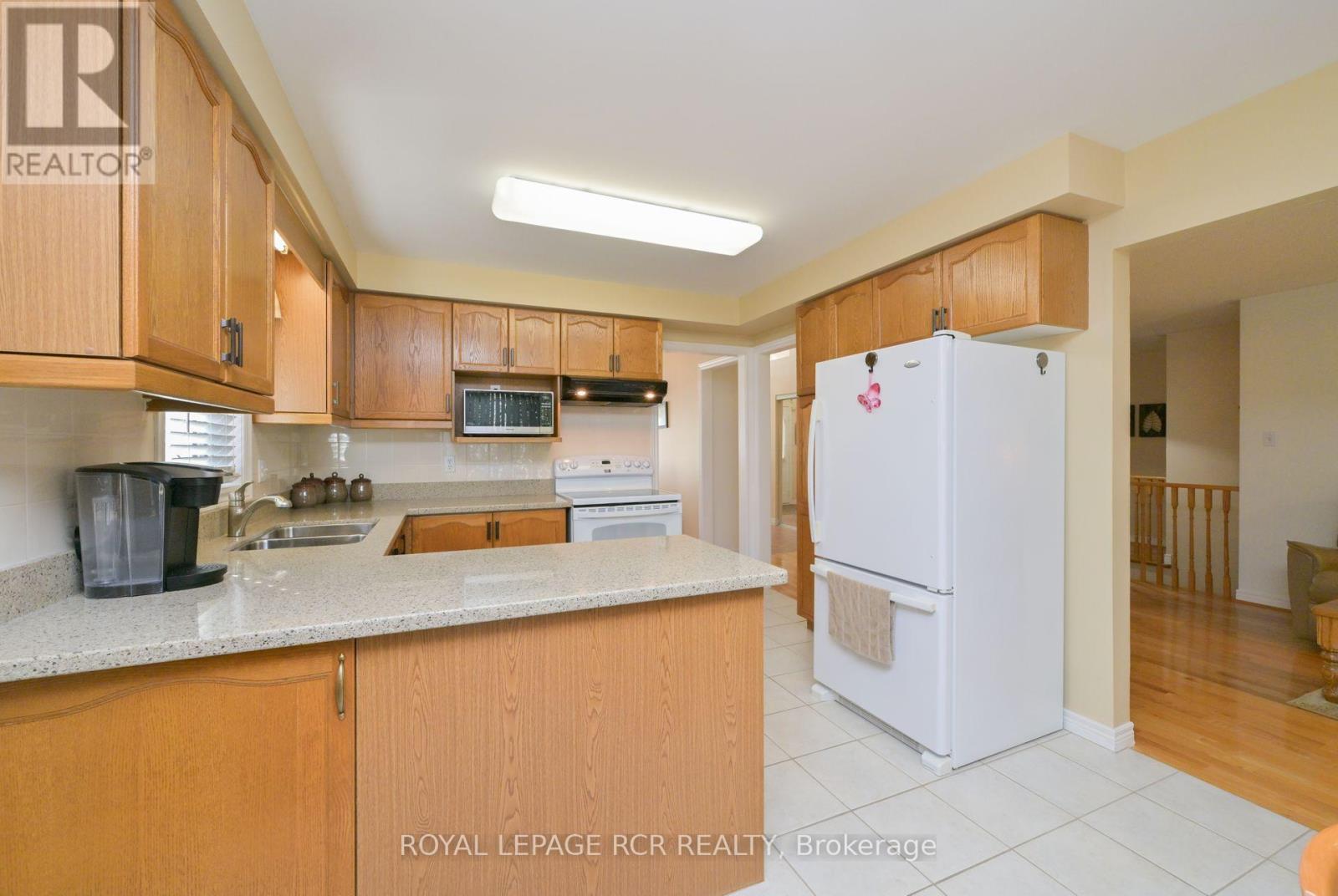 159 Bowerman Boulevard, New Tecumseth (Alliston), Ontario  L9R 1P1 - Photo 7 - N12444196