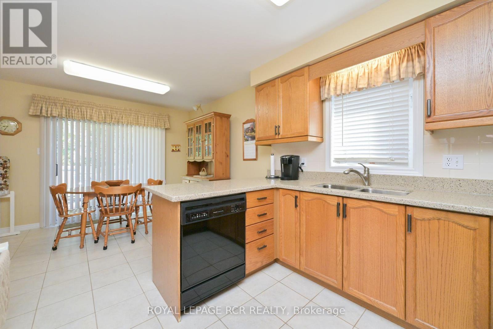 159 Bowerman Boulevard, New Tecumseth (Alliston), Ontario  L9R 1P1 - Photo 8 - N12444196