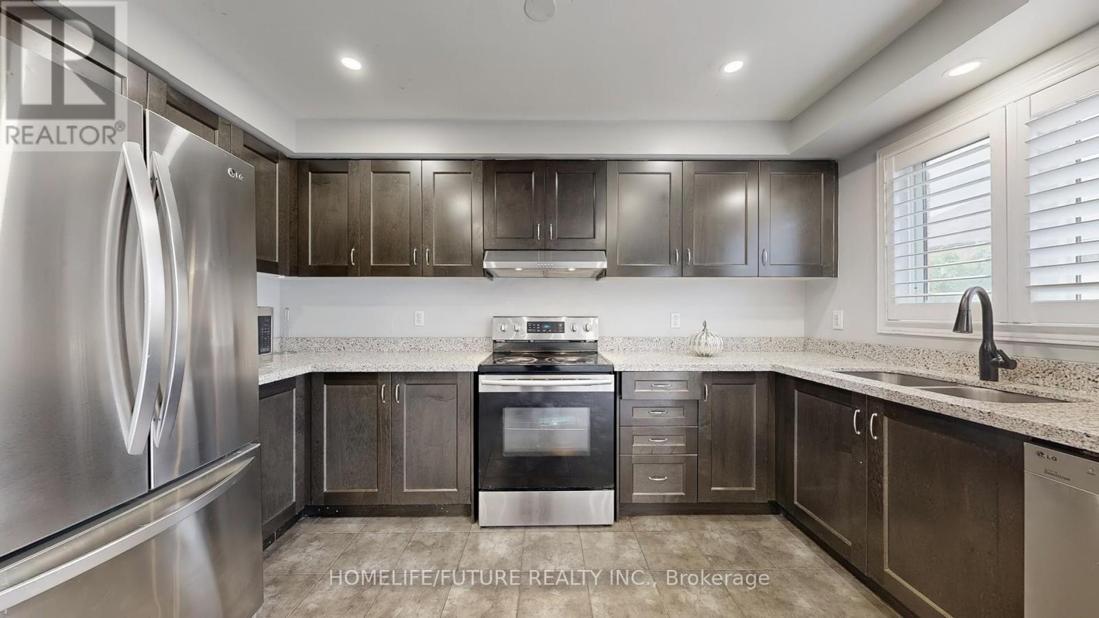 153 Jonas Millway, Whitchurch-Stouffville (Stouffville), Ontario  L4A 0M9 - Photo 15 - N12444212