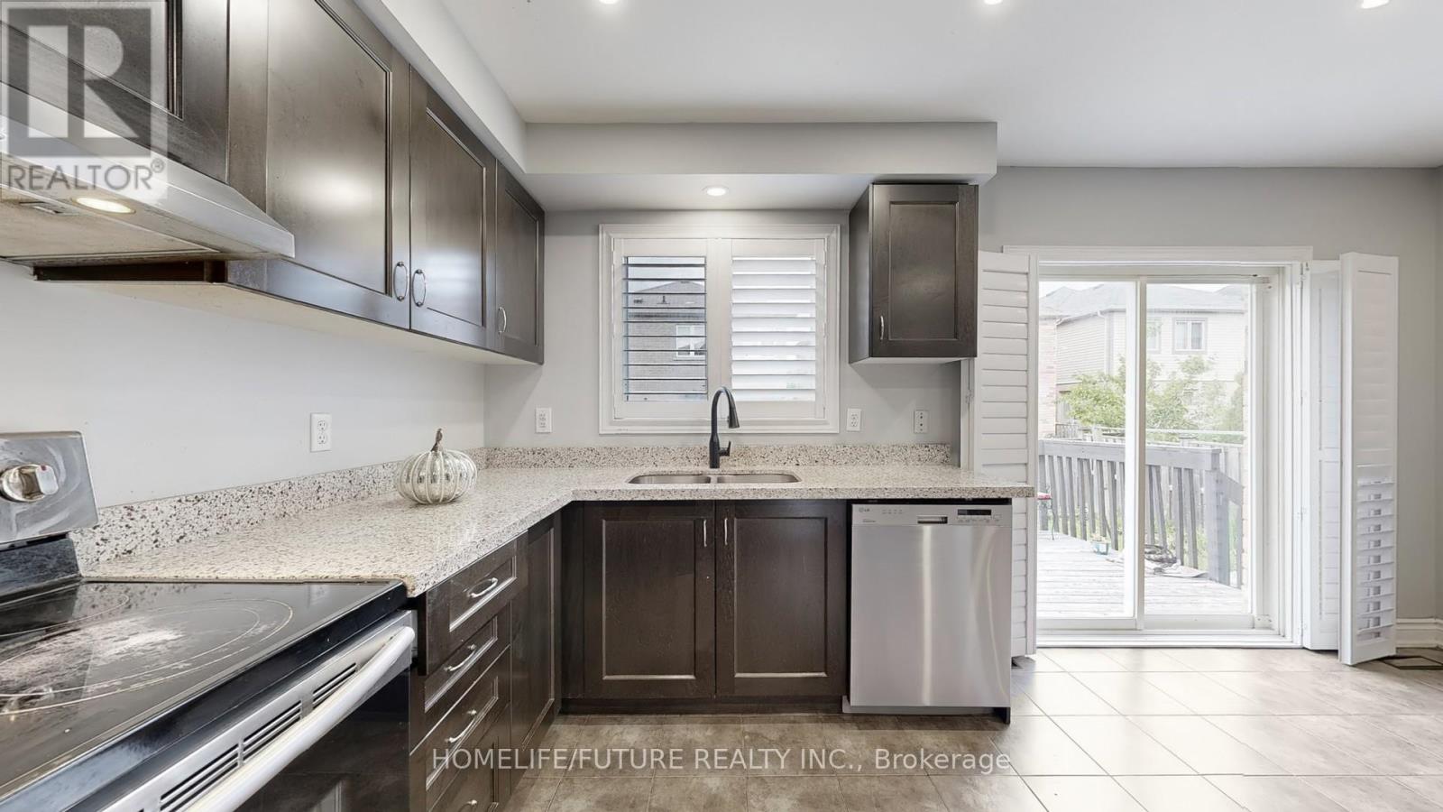153 Jonas Millway, Whitchurch-Stouffville (Stouffville), Ontario  L4A 0M9 - Photo 16 - N12444212