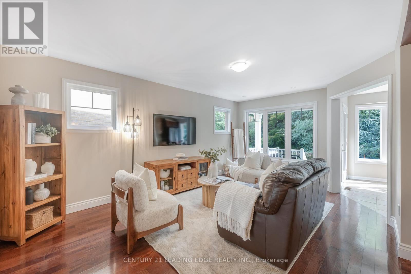 46 Elmeade Lane, Whitchurch-Stouffville (Stouffville), Ontario  L4A 0P6 - Photo 7 - N12444214