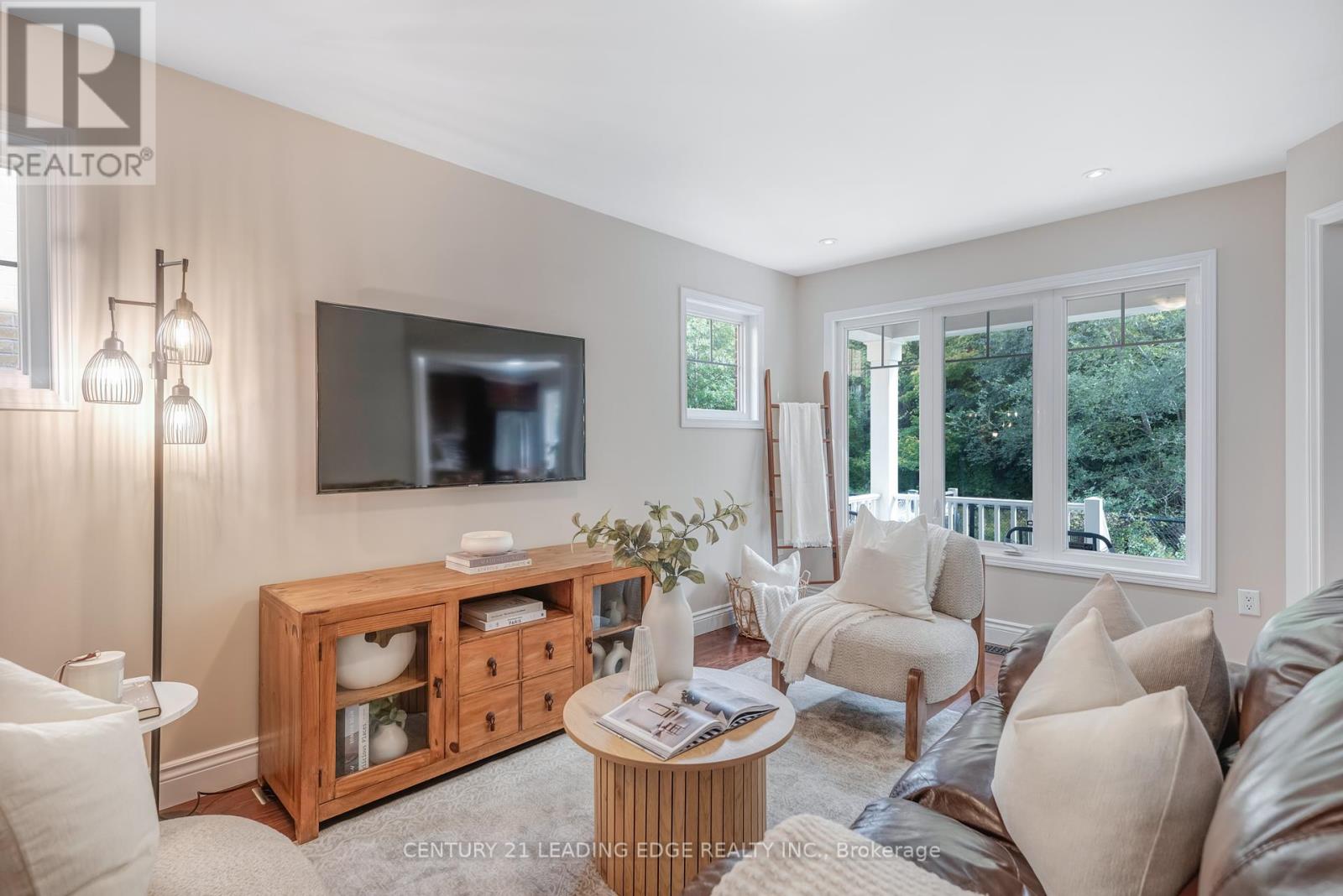 46 Elmeade Lane, Whitchurch-Stouffville (Stouffville), Ontario  L4A 0P6 - Photo 8 - N12444214