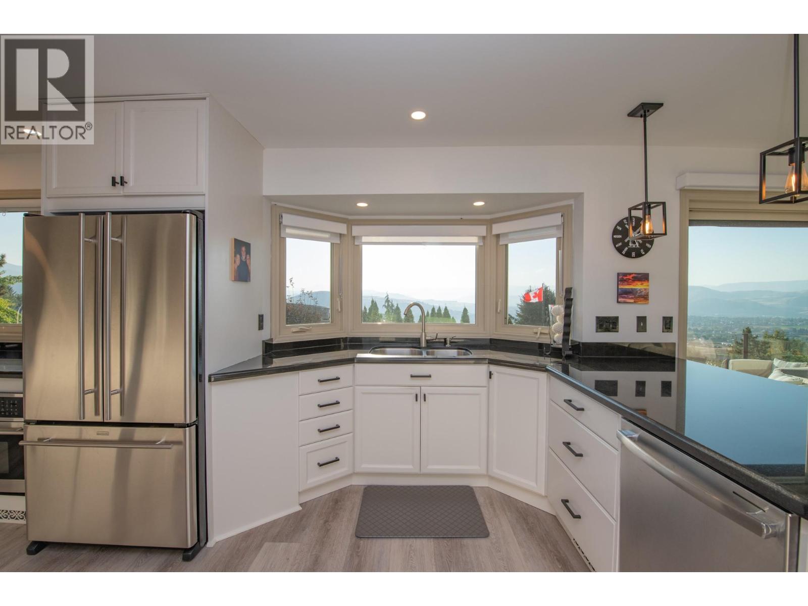 702 Cypress Drive, Coldstream, British Columbia  V1B 2X9 - Photo 31 - 10364672