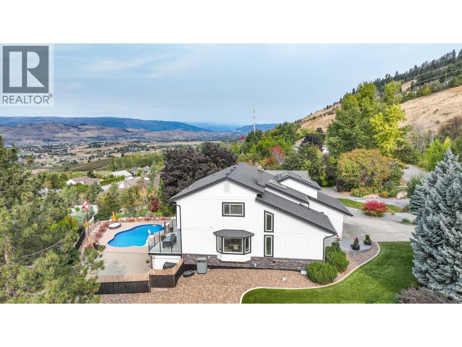 702 Cypress Drive, Coldstream, British Columbia  V1B 2X9 - Photo 4 - 10364672