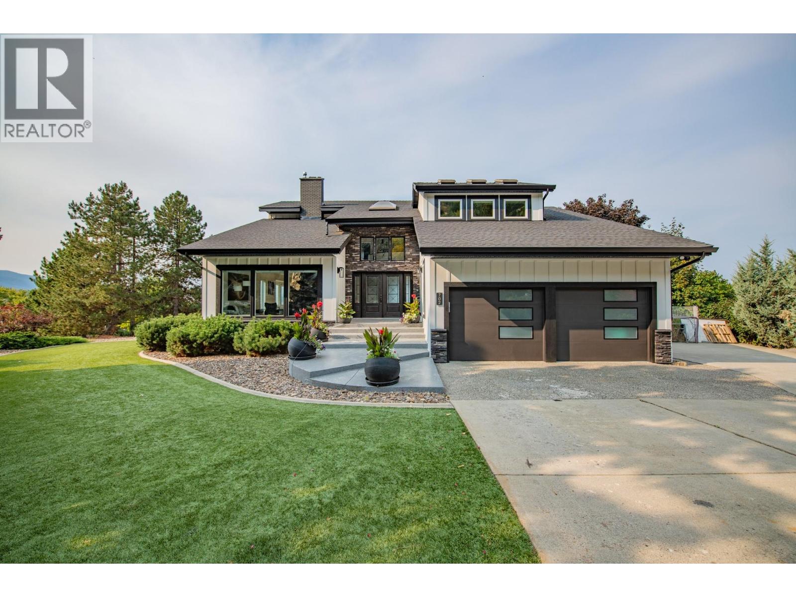 702 Cypress Drive, Coldstream, British Columbia  V1B 2X9 - Photo 5 - 10364672